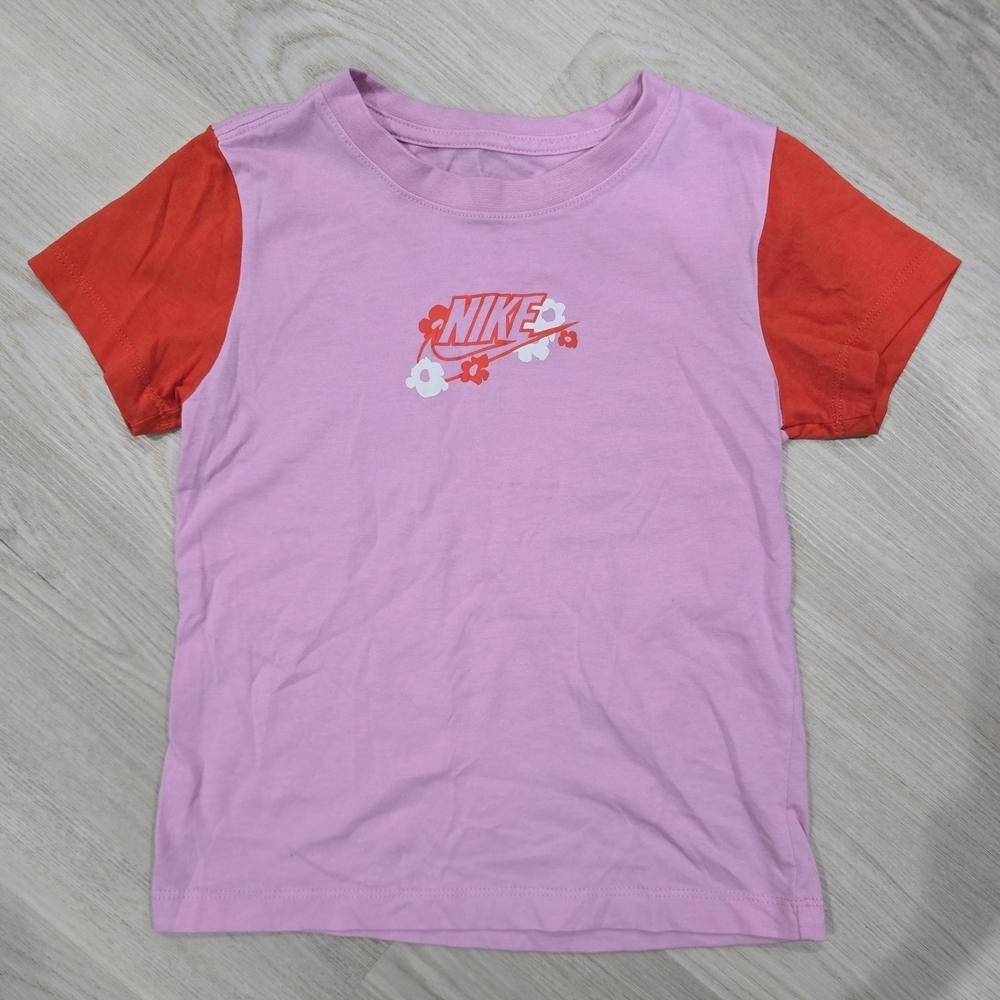 Nike Girls Your Move T-Shirt in pink with red sleeves Flowers Logo Size 6